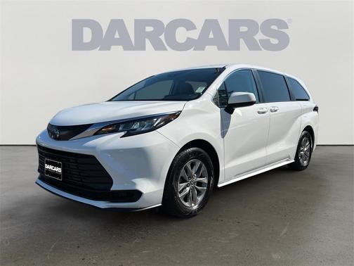 2022 Toyota Sienna LE