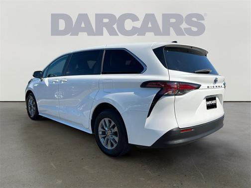 2022 Toyota Sienna LE