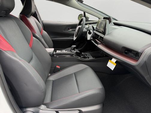 0089 2026 Toyota Prius Plug-In Hybrid XSE