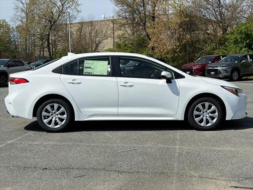 2025 Toyota Corolla Hybrid LE