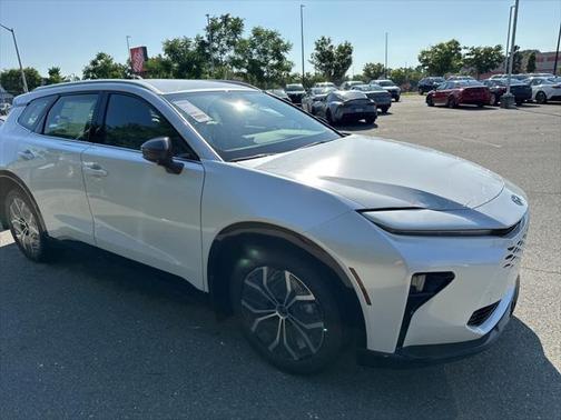 2025 Toyota Crown Signia XLE