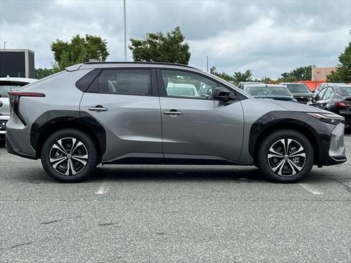 2025 Toyota bZ4X XLE