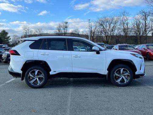 2025 Toyota RAV4 Hybrid SE