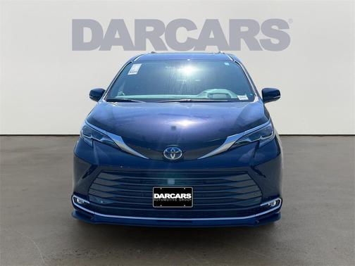 2025 Toyota Sienna Platinum 7 Passenger