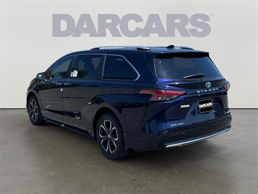 2025 Toyota Sienna Platinum 7 Passenger