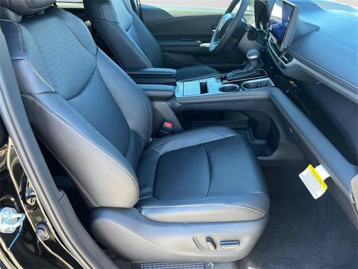 2025 Toyota Sienna Woodland Edition