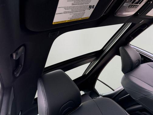 Wind Chill Pearl 2025 Toyota Camry XSE