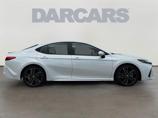 Wind Chill Pearl 2025 Toyota Camry XSE