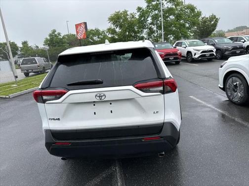 2025 Toyota RAV4 LE