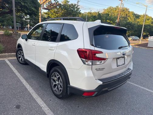 Crystal White Pearl 2021 Subaru Forester Premium