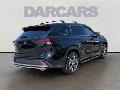 Midnight Black Metallic 2024 Toyota Highlander XLE