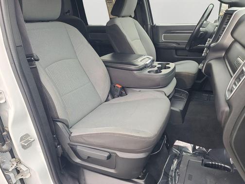 2023 RAM 2500 Big Horn Crew Cab 4x4 6'4' Box