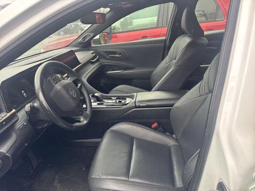 Oxygen White 2024 Toyota Crown Limited