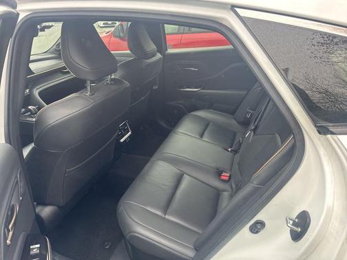 Oxygen White 2024 Toyota Crown Limited