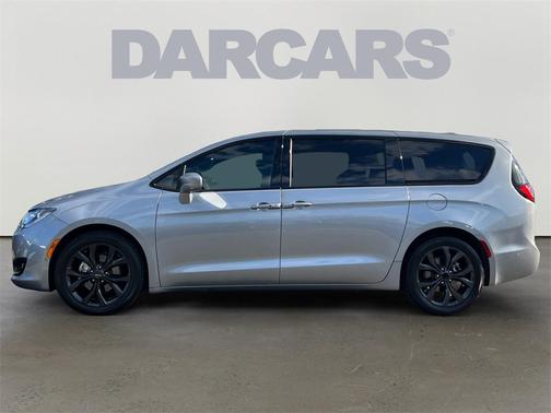 2020 Chrysler Pacifica Touring