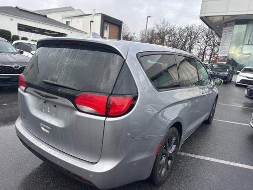 2020 Chrysler Pacifica Touring