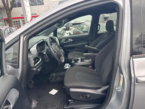 2020 Chrysler Pacifica Touring