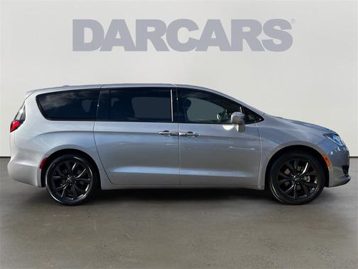2020 Chrysler Pacifica Touring
