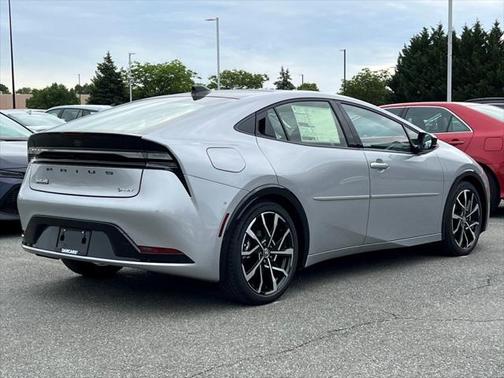 2025 Toyota Prius L