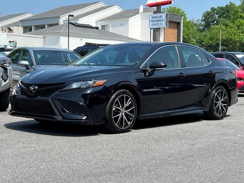 Midnight Black Metallic 2023 Toyota Camry SE