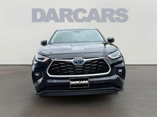 Midnight Black 2022 Toyota Highlander Hybrid LE