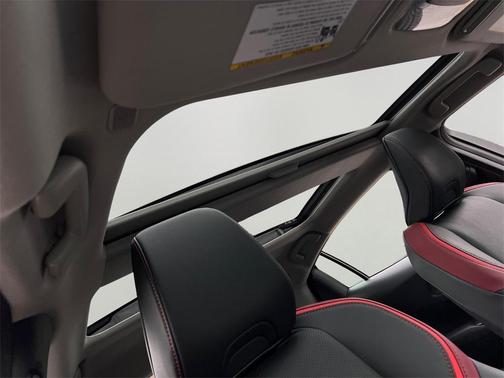 2025 Toyota Prius Plug-In Hybrid PREMIUM