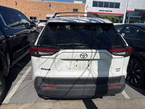 Super White 2020 Toyota RAV4 XLE