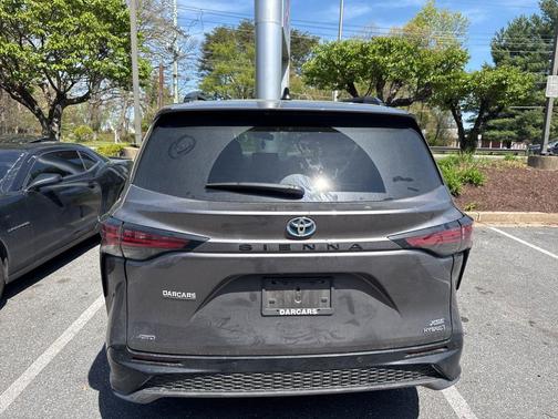 2021 Toyota Sienna XSE 7 Passenger