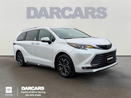 Pearl 2025 Toyota Sienna Platinum