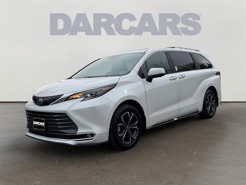 Pearl 2025 Toyota Sienna Platinum