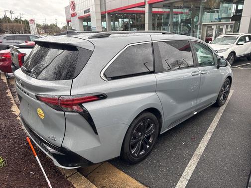 2024 Toyota Sienna XSE 7 Passenger