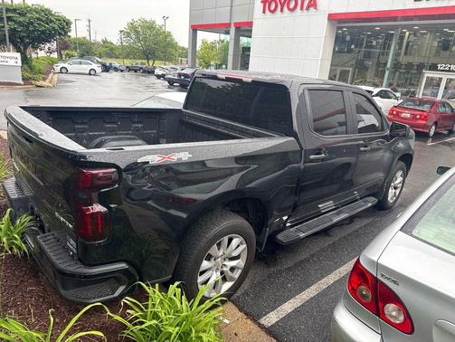 Black 2022 Chevrolet Silverado 1500 Custom