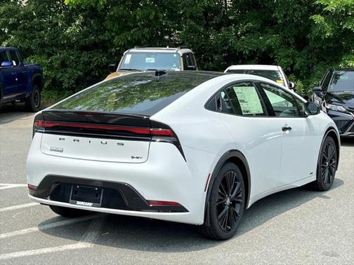 2025 Toyota Prius L