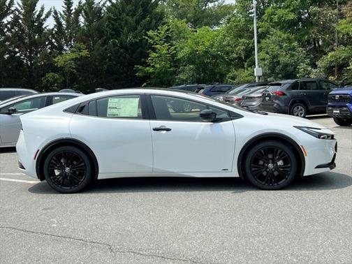 2025 Toyota Prius L
