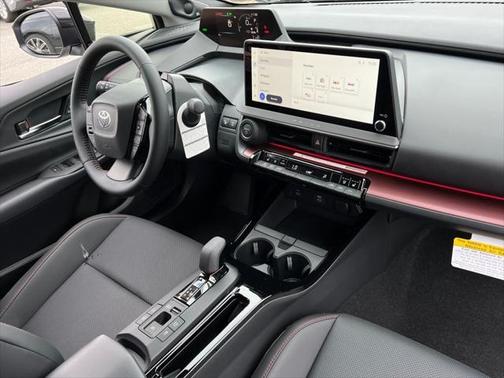 2025 Toyota Prius L