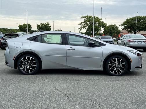 2025 Toyota Prius L