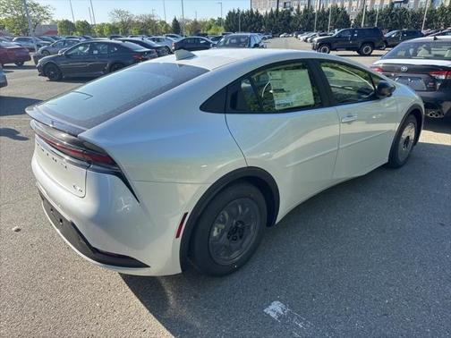 2025 Toyota Prius LE