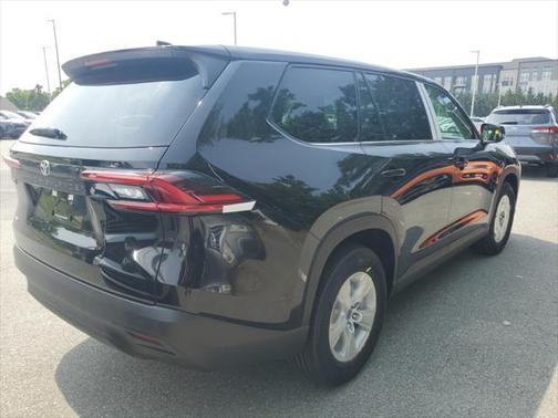 2025 Toyota Highlander LE