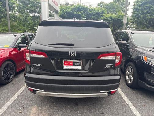 Crystal Black Pearl 2019 Honda Pilot Touring 8-Passenger