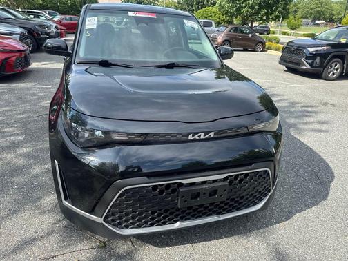 Fusion Black 2025 Kia Soul LX