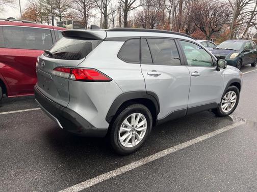 2025 Toyota Corolla Cross LE