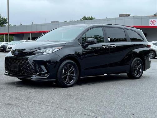 2025 Toyota Sienna XSE 7 Passenger