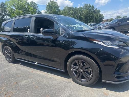 2025 Toyota Sienna XSE 7 Passenger