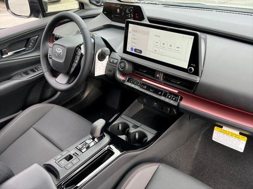 2025 Toyota Prius L