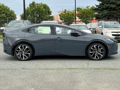 2025 Toyota Prius L