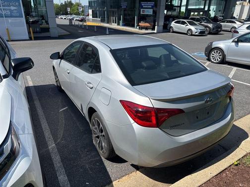 Classic Silver Metallic 2019 Toyota Corolla SE