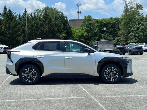 2025 Toyota bZ4X XLE
