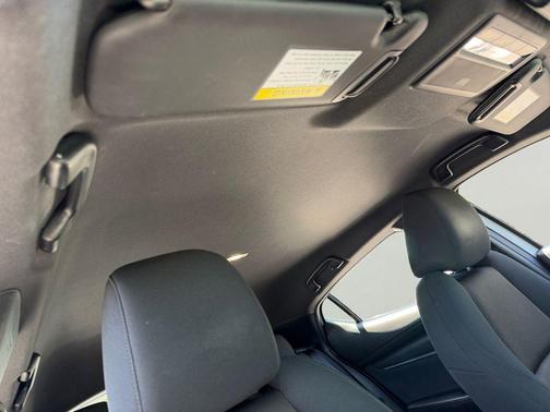 Snowflake White Pearl Mica 2022 Mazda Mazda3 FWD
