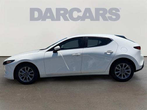 Snowflake White Pearl Mica 2022 Mazda Mazda3 FWD