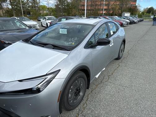 2025 Toyota Prius LE